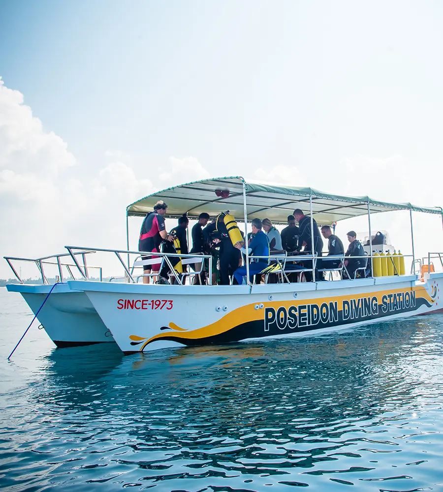 Hikkaduwa diving boats groups